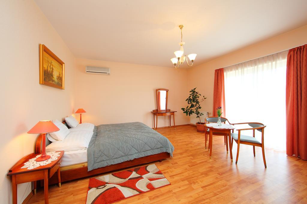 Balazs Villa バラトンフレド 部屋 写真
